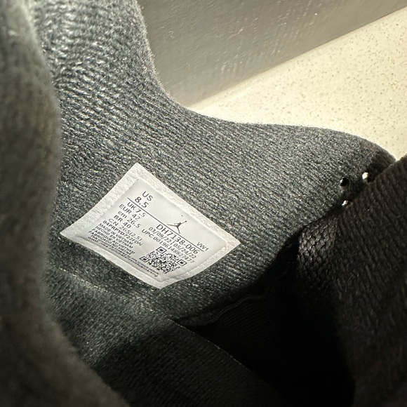 AIR JORDAN 4 RETRO SE - Picture 6 of 7